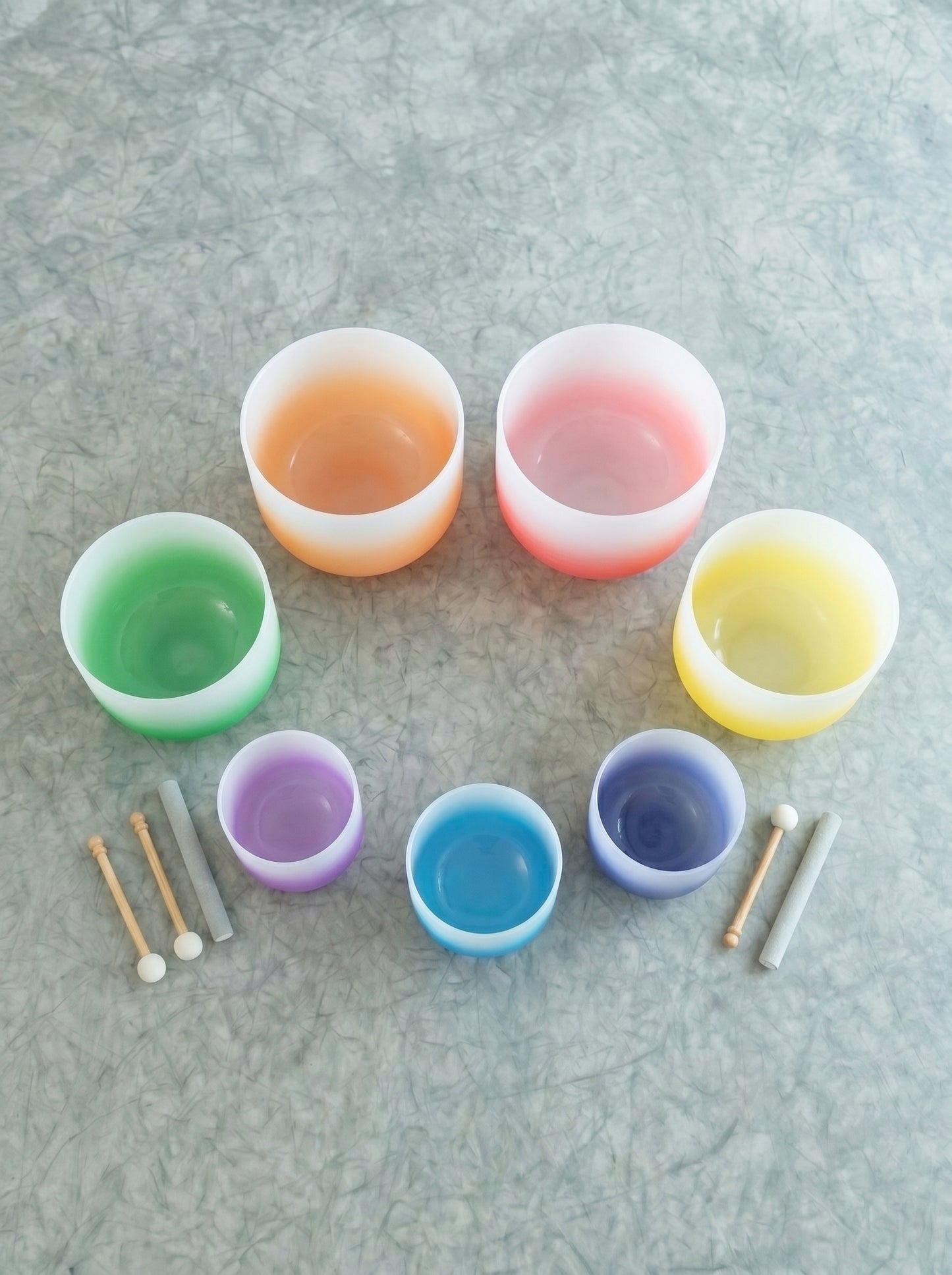 Set de 7 Cuencos de Cuarzo Aura Gradiente 8" - 14" · 432 Hz